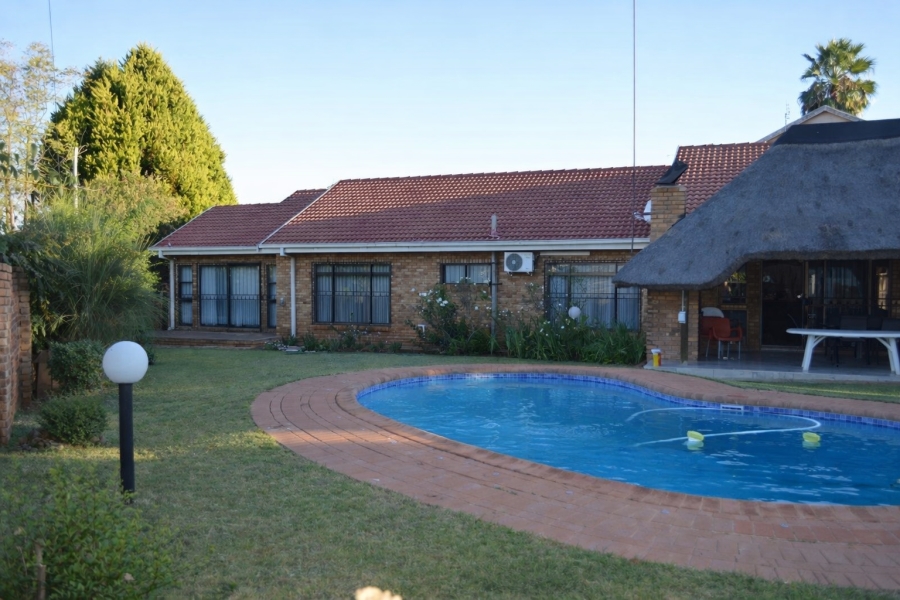 6 Bedroom Property for Sale in Doringkruin North West